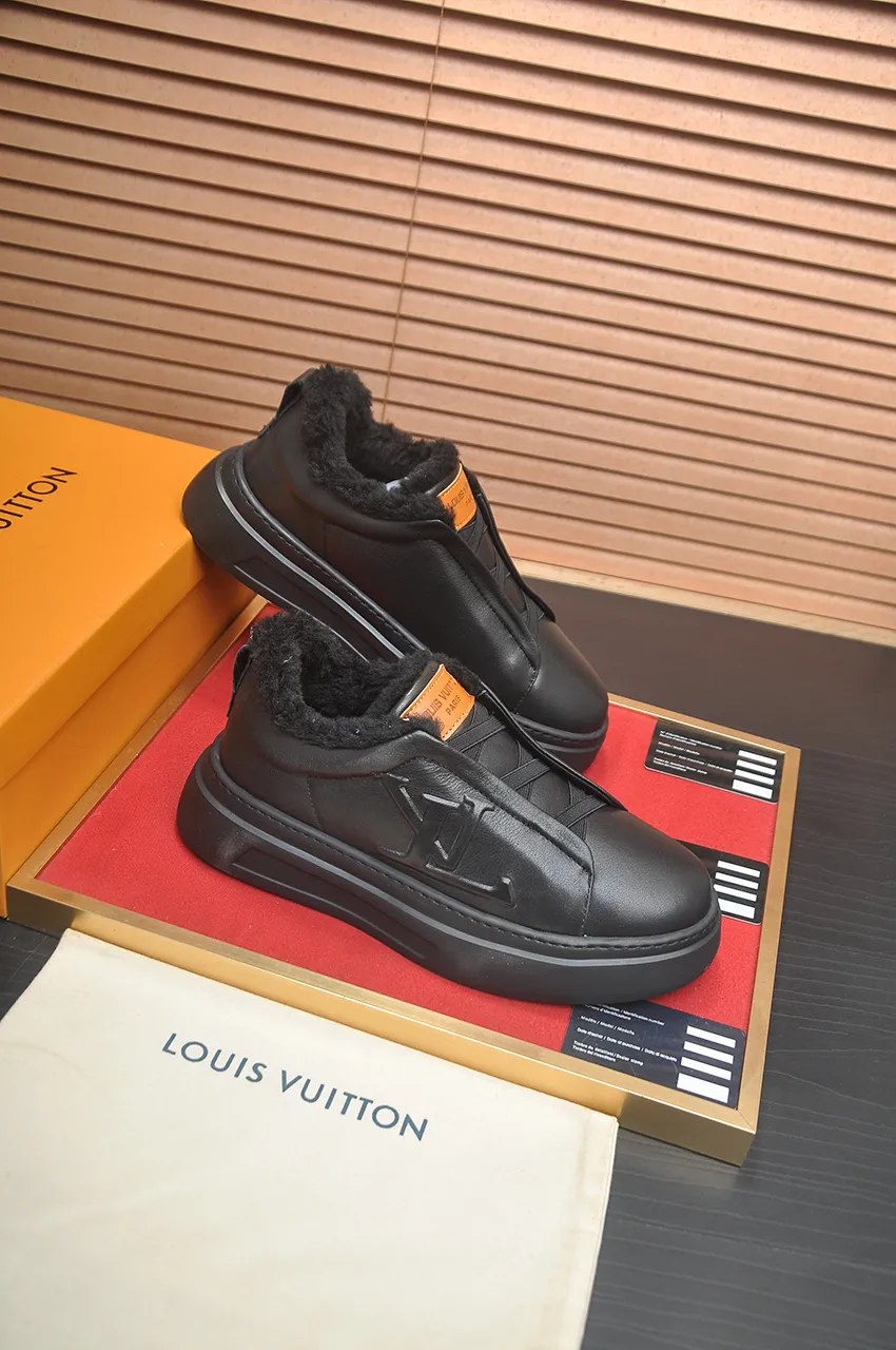Men's men's shoes 💰500💶【LOUIS VUITTON】(Full wool lining) Same style as LV Louis Vuitton official website [Proud] Original single hot model LV original factory cowhide 👑1:1 original plate Sheepskin lining 👘Use imported cowhide. Body accessories one-to-one mold opening 💪 counter quality 🙏 Dear friends, if you are still worried about wearing matching shoes 💋, then these shoes are your best choice 🎁🎁! 38-45 (45 is custom-made and cannot be returned or exchanged)